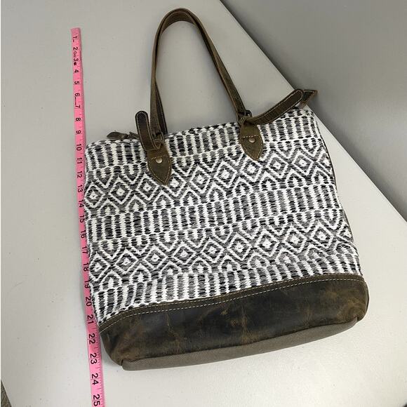 Myra Bag Leather Embroidery Shoulder Bag Tote Boho Aztec Western Brown White - Picture 16 of 16